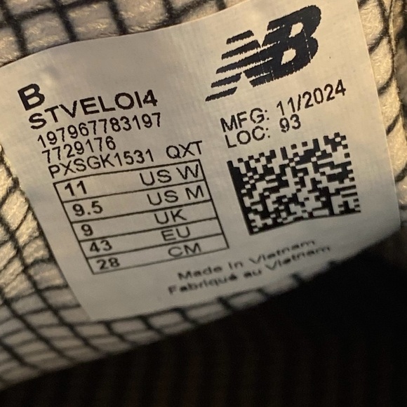 Men’s 9.5 New Balance STVELO14 White Blue Green Turf Training Shoes - Picture 10 of 11